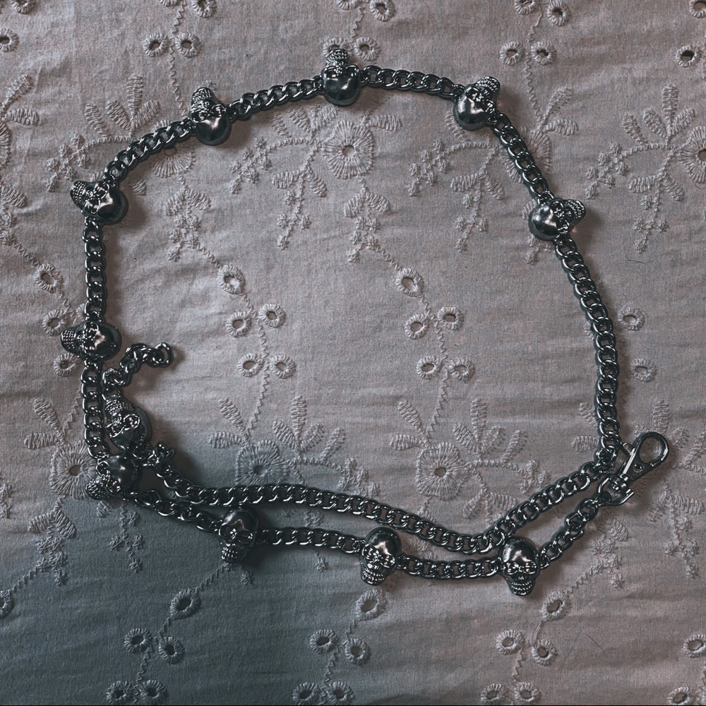 Vintage 90s Metal Skull Goth Punk Chain Belt